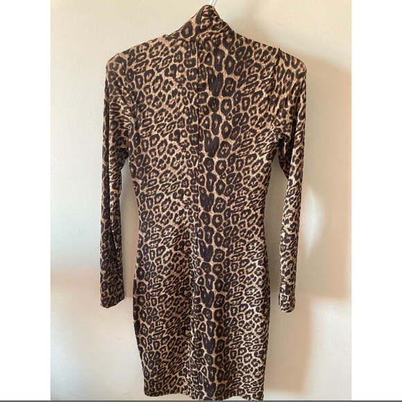 DYNAMITE LONG SLEEVE LEOPARD PRINT DRESS - Picture 4 of 6